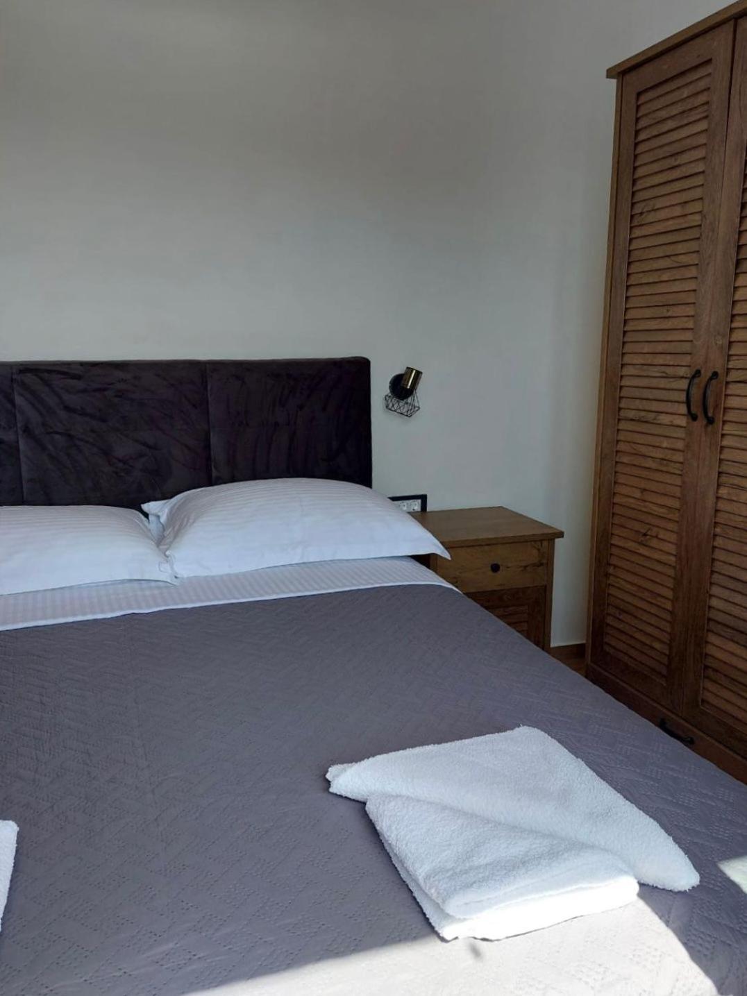 Apartmani Karla Paklenica 스타리그라드 파클레니차 외부 사진