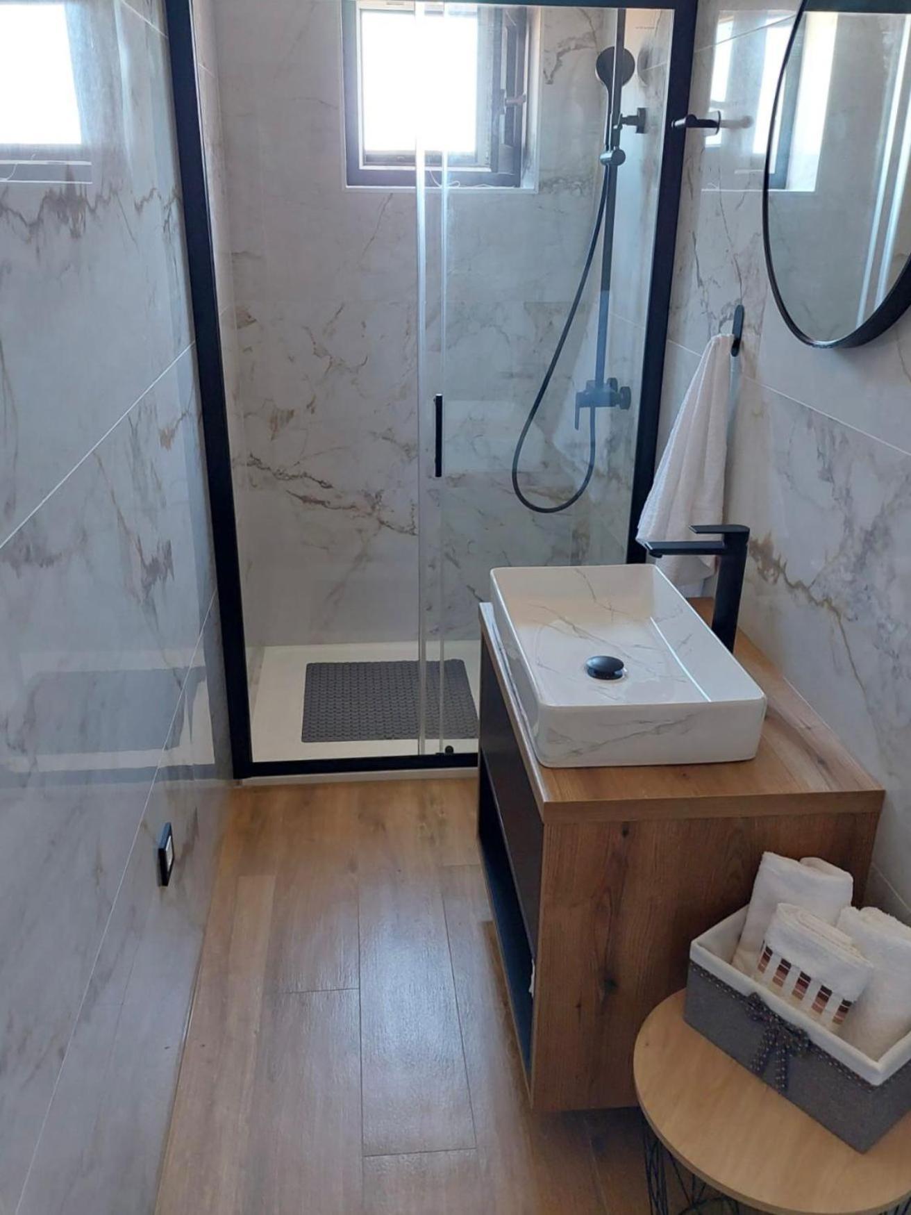 Apartmani Karla Paklenica 스타리그라드 파클레니차 외부 사진