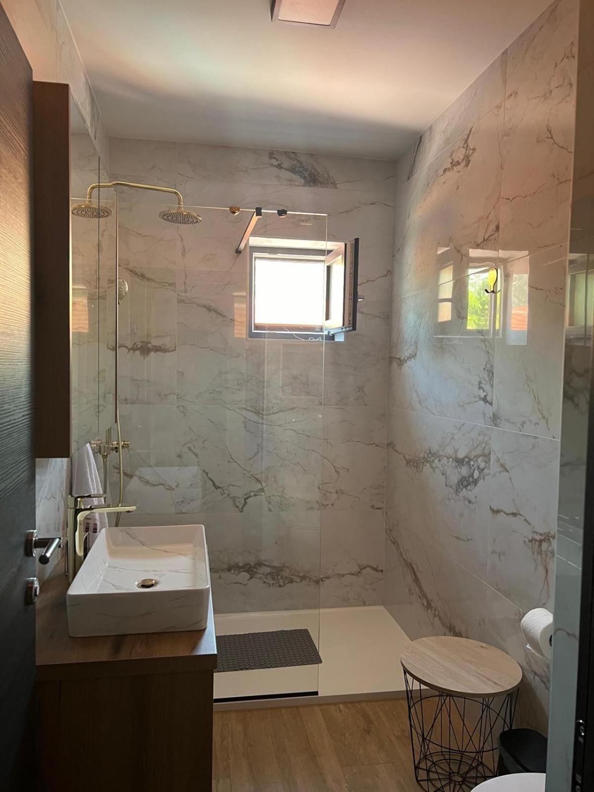Apartmani Karla Paklenica 스타리그라드 파클레니차 외부 사진
