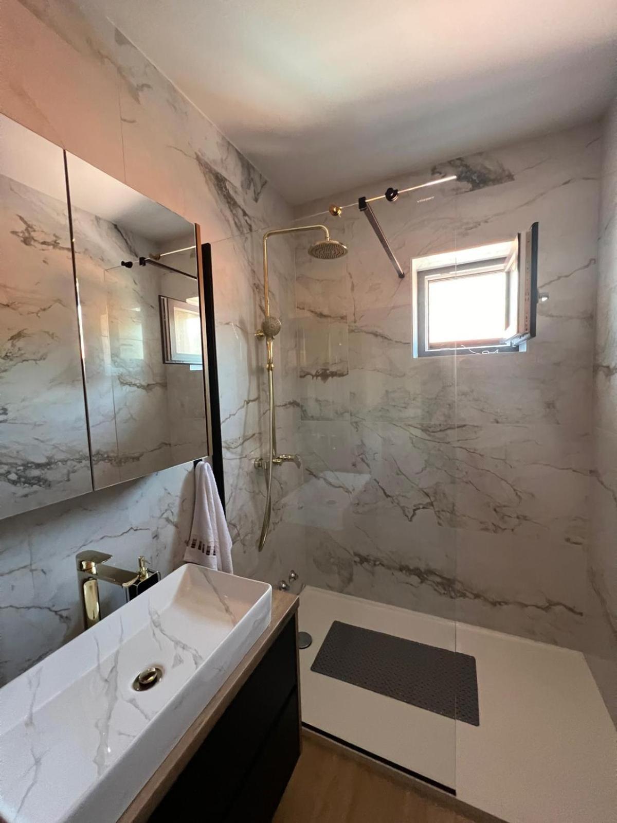 Apartmani Karla Paklenica 스타리그라드 파클레니차 외부 사진