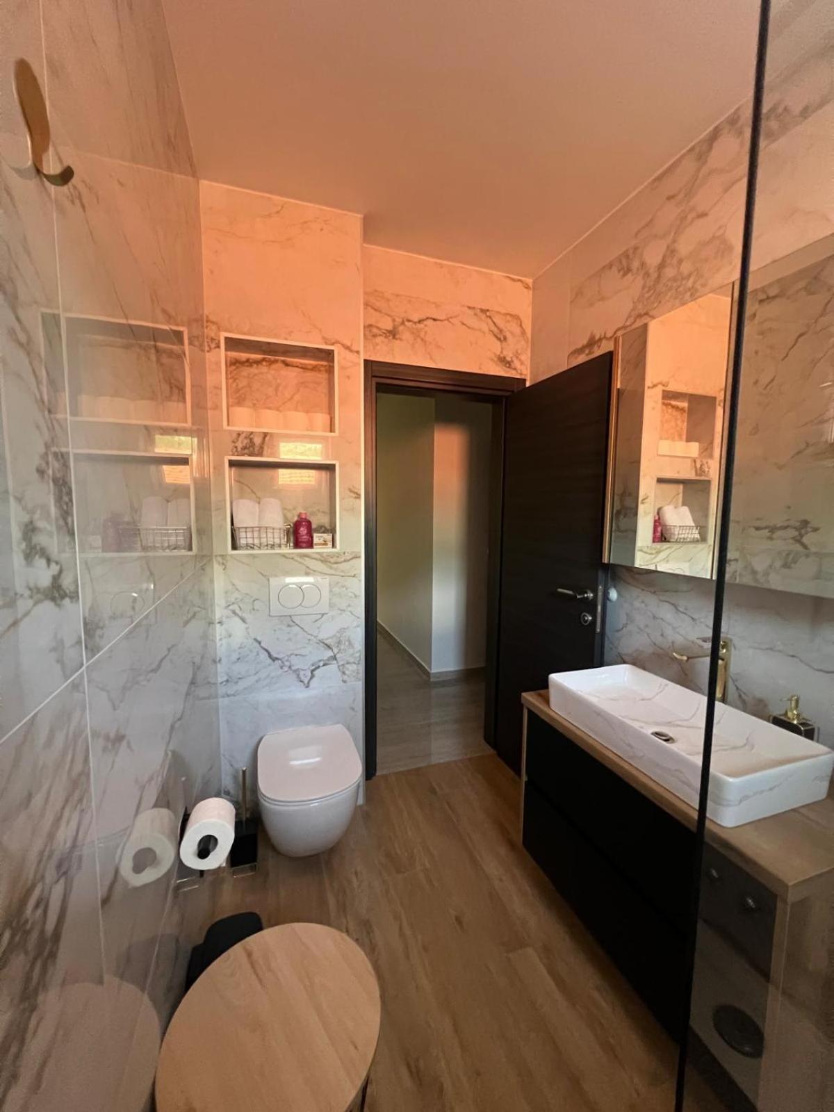 Apartmani Karla Paklenica 스타리그라드 파클레니차 외부 사진