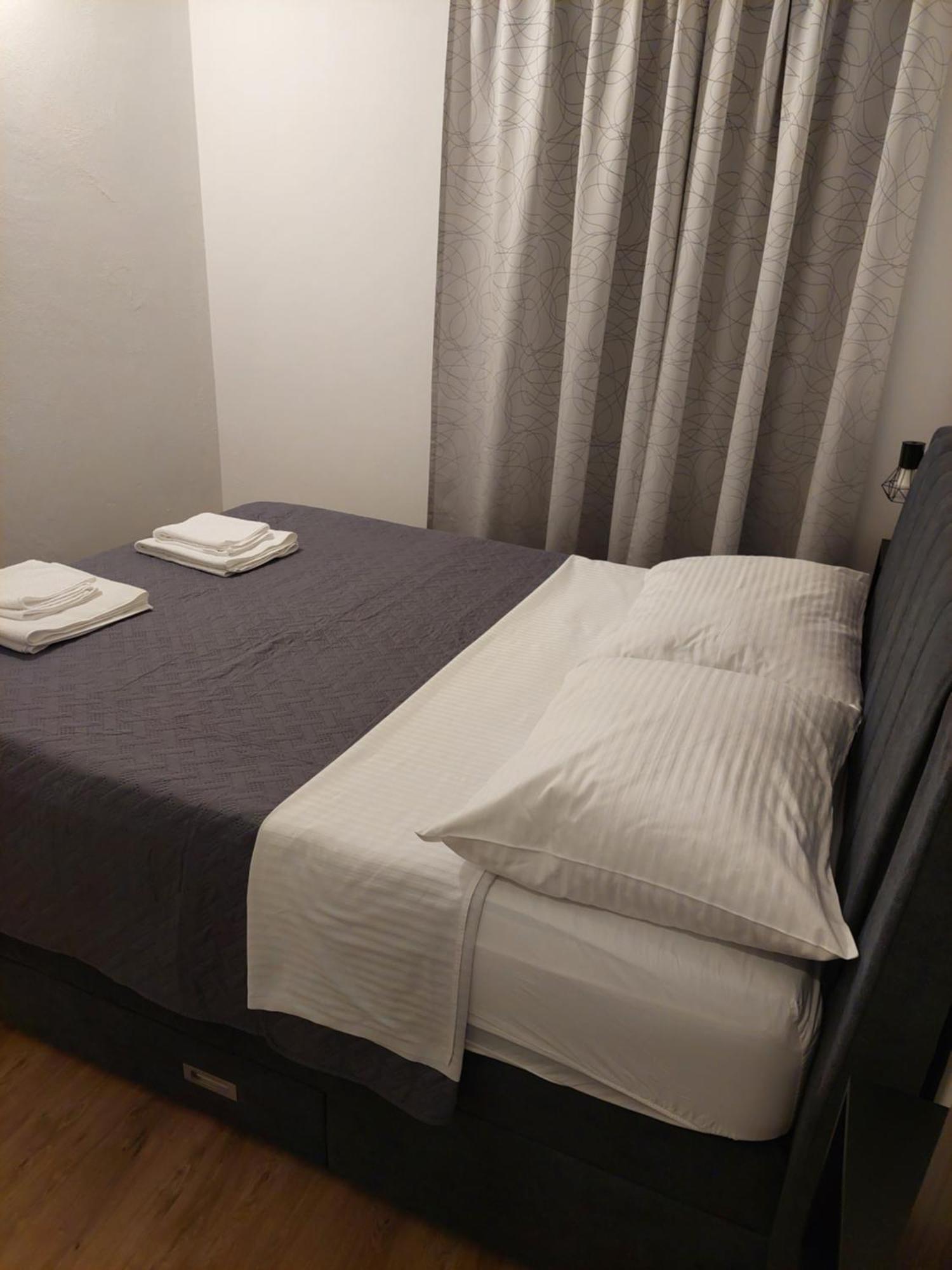 Apartmani Karla Paklenica 스타리그라드 파클레니차 외부 사진