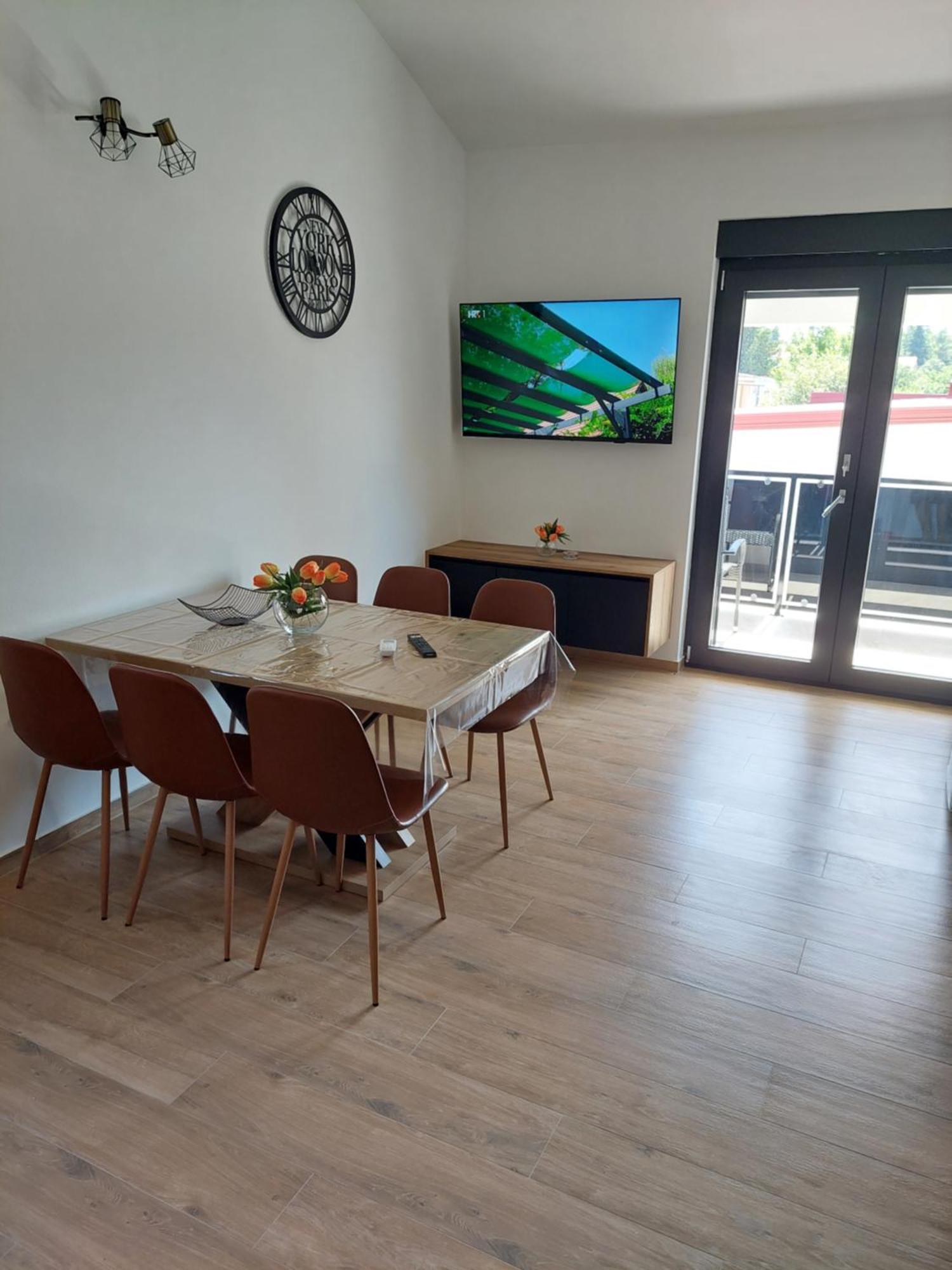 Apartmani Karla Paklenica 스타리그라드 파클레니차 외부 사진