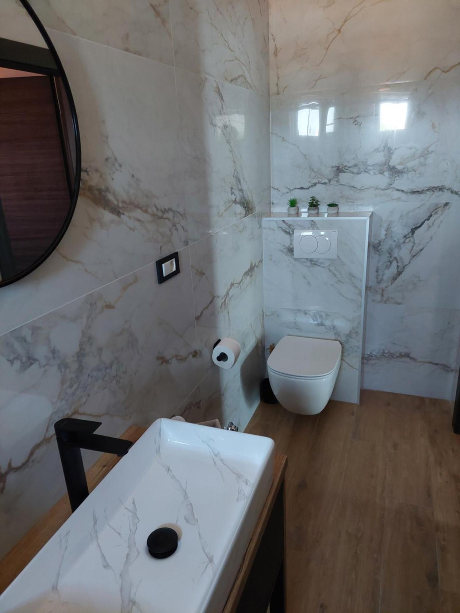 Apartmani Karla Paklenica 스타리그라드 파클레니차 외부 사진