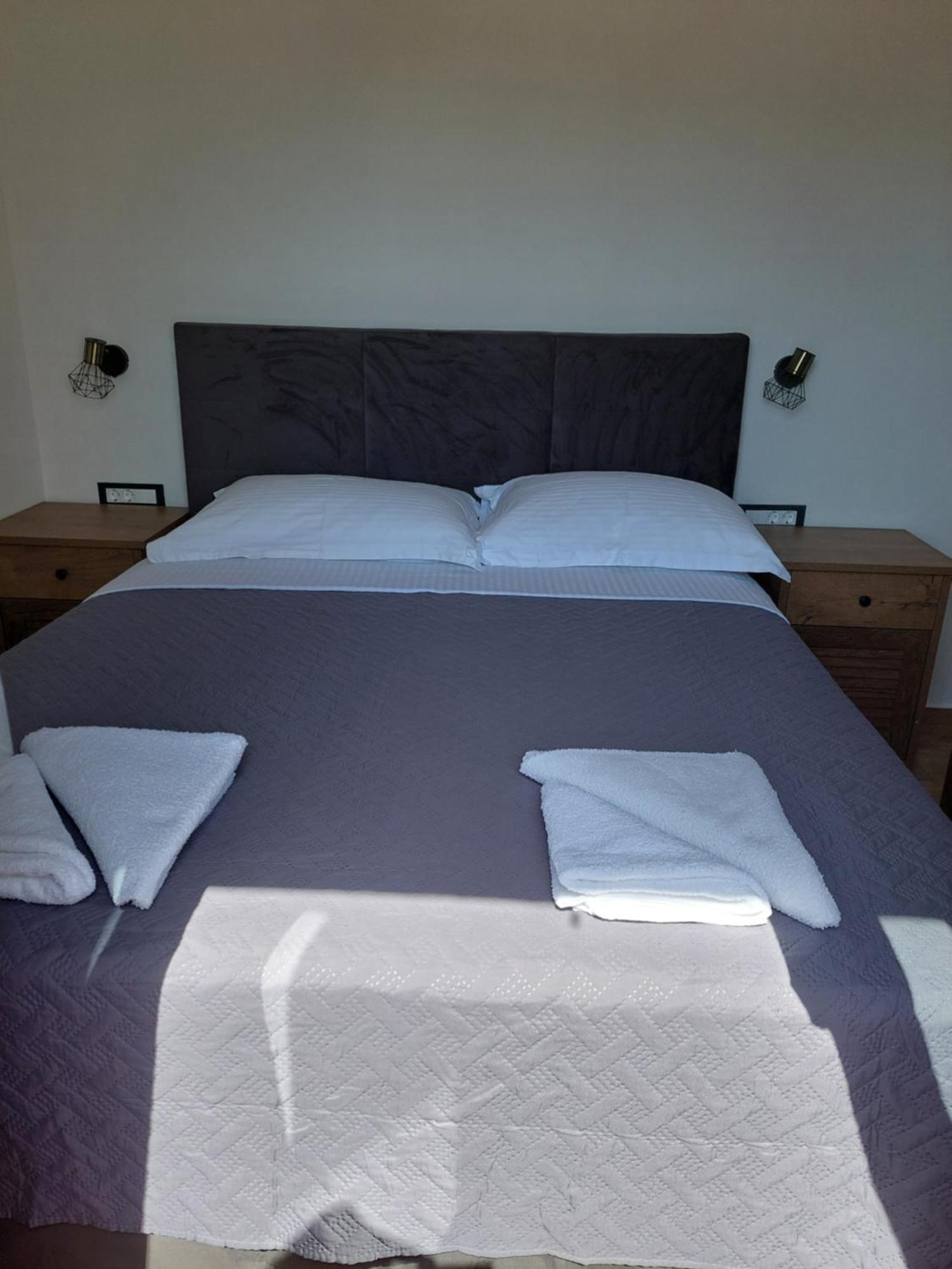 Apartmani Karla Paklenica 스타리그라드 파클레니차 외부 사진