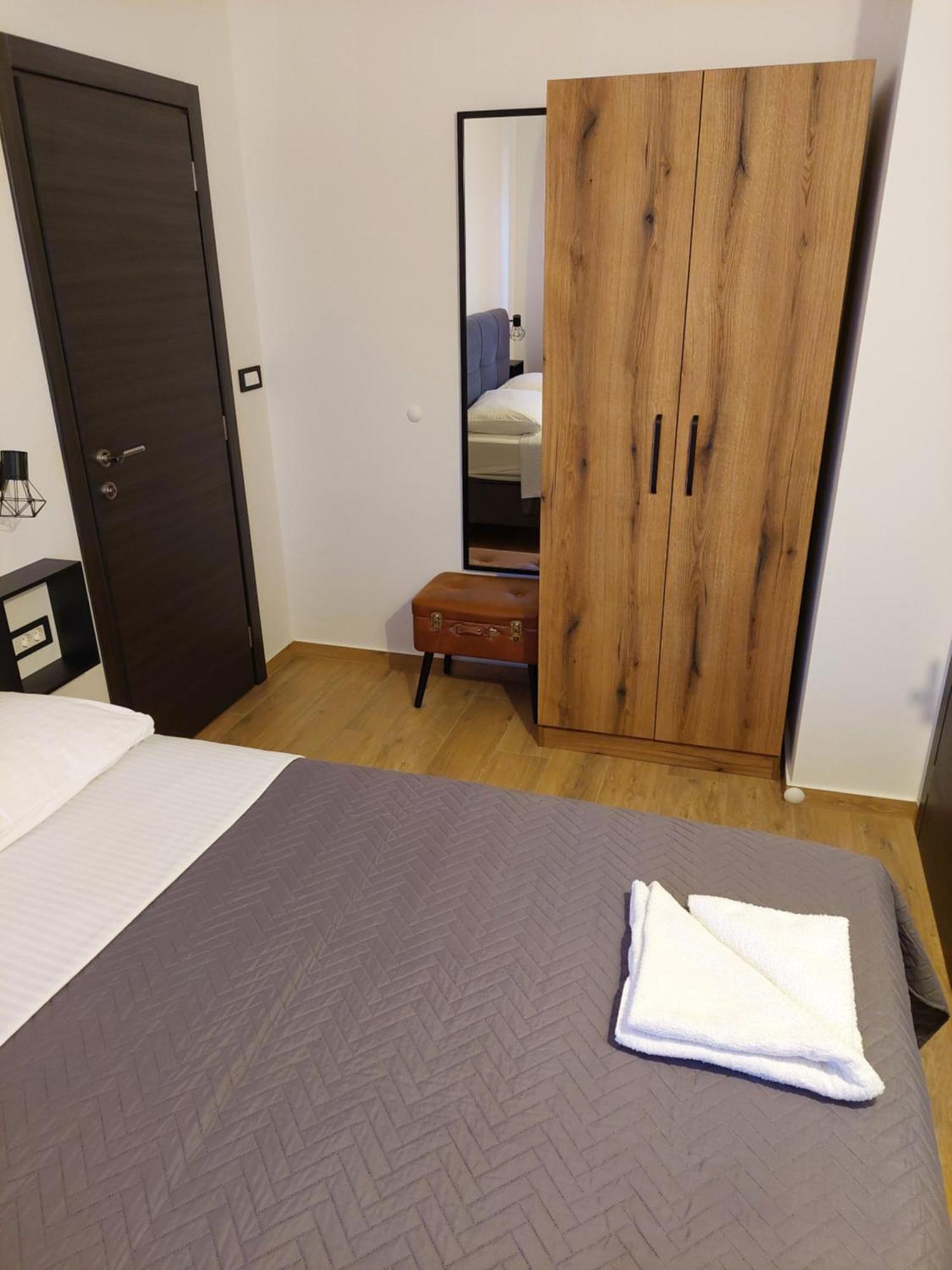 Apartmani Karla Paklenica 스타리그라드 파클레니차 외부 사진