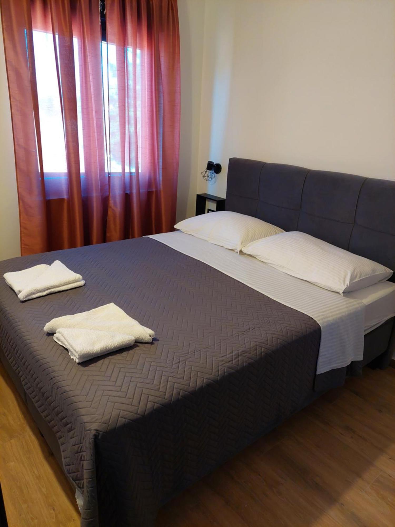 Apartmani Karla Paklenica 스타리그라드 파클레니차 외부 사진