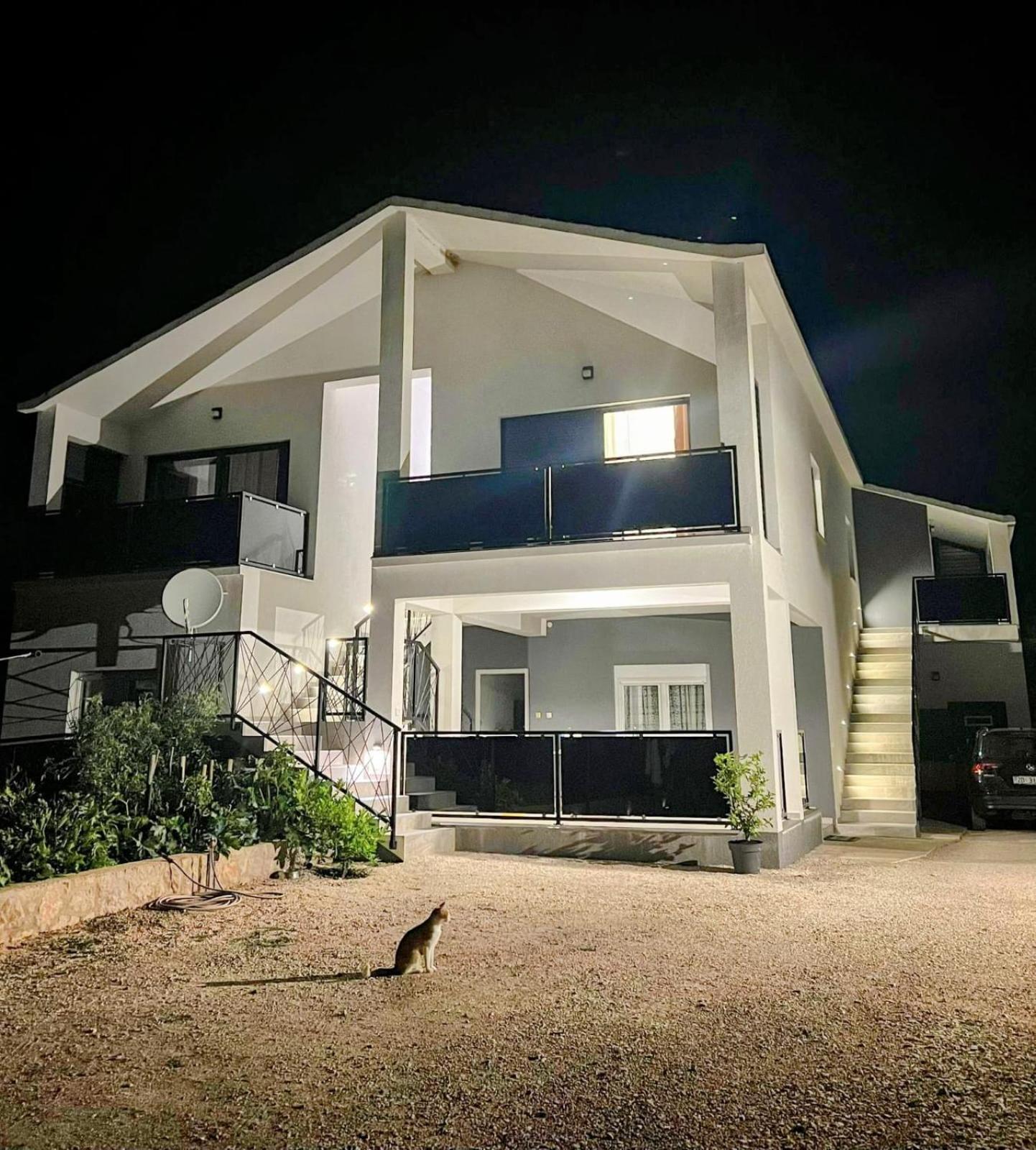 Apartmani Karla Paklenica 스타리그라드 파클레니차 외부 사진