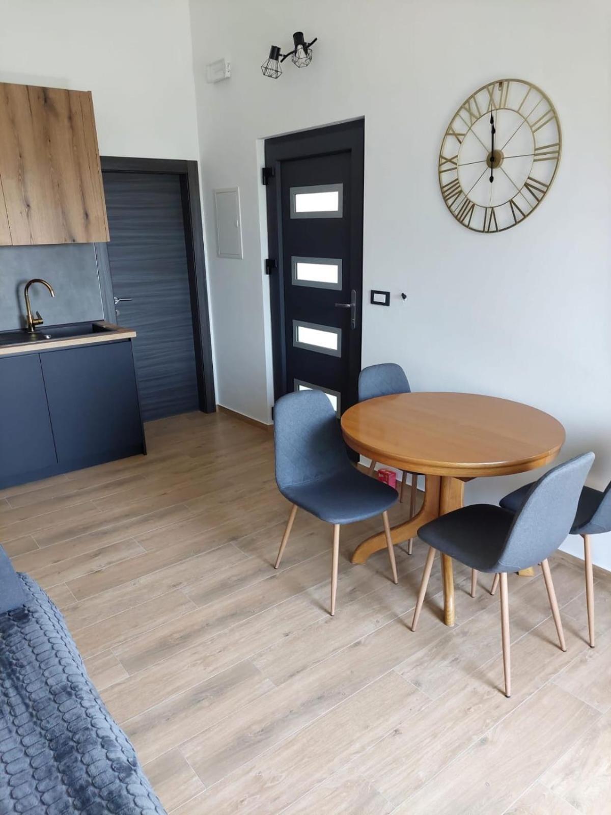 Apartmani Karla Paklenica 스타리그라드 파클레니차 외부 사진