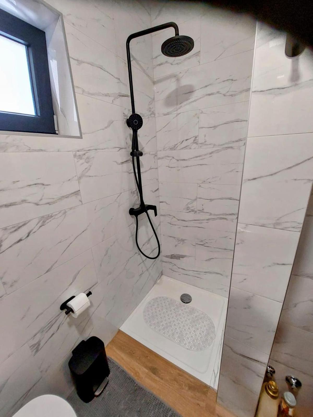 Apartmani Karla Paklenica 스타리그라드 파클레니차 외부 사진
